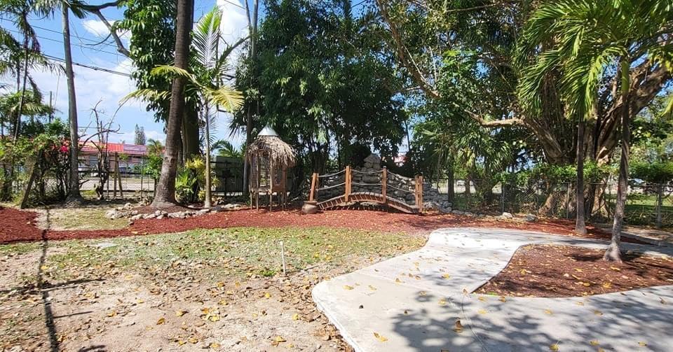 Aviary bird shop Clearance